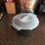 Pampered Chef Large 2 Qt Micro Cooker Microwave Steamer Black Two Handles –  ASA College: Florida