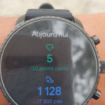 Montre connectée 4ème génération fossil hotsell explorist hr en cuir beige