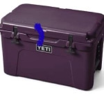 Yeti Roadie 60 Wheeled Cooler - Navy #10023200000