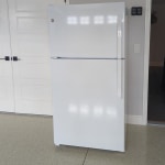 GE Refrigerators - Top Freezer Fingerprint Resistant 21.9 Cu Ft