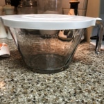 PAMPERED CHEF #2431 8 CUP GLASS CLASSIC BATTER BOWL NEW 2013 STYLE WITH LID  