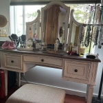 Realyn vanity set new arrivals