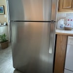 GE Refrigerators - Top Freezer Fingerprint Resistant 21.9 Cu Ft -  GTS22KYNRFS