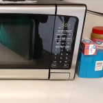 Fingerhut - Oster 1.1 Cu. Ft. 1000-Watt Microwave Oven