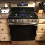 NX60A6311SS Samsung 30 Smart Gas Range with 5 Burners and Integrated  Griddle - Fingerprint Resistant Stainless Steel