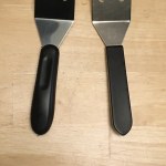 Pampered Chef Mini Serving Spatula 2622 Slotted Black Handle Hen Logo  Brownies