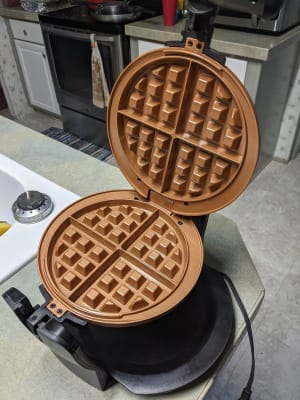 Bella Copper Ceramic Rotating Belgian Waffle Maker - 14962