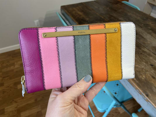 Fossil Liza Zip Around Clutch 2024 favors