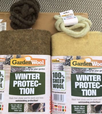 GardenWool Winter Plant Protection Blanket Gardeners