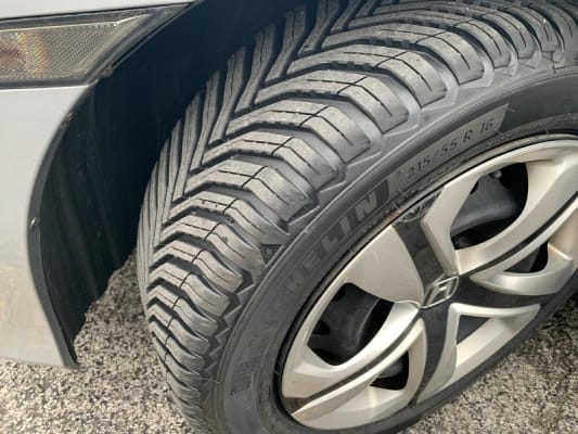 [1] Michelin CrossClimate2 P225/55R19 225 55 19 Tire - Driven Once
