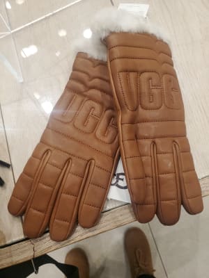 PonkoUGG Leather Quilted Logo Glove UGG® Leather Quilted Logo Tech Glove for Women | UGG®