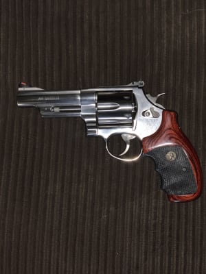 thumbnail image 2 of Pachmayr 63020 Rosewood Grips - For S&W K&L Frame Round Butt Revolvers 2 of 6