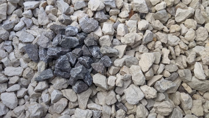 White stone chippings wickes store