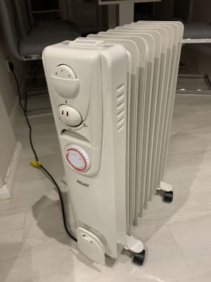 Arlec Electric Oil Filled Heater Free Standing in White - 2000W | Homebase