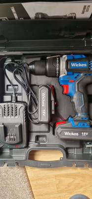 Wickes 18V 2 x 2.0Ah Li ion Cordless Brushless Combi Drill