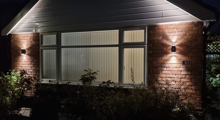 Wickes up and down lights top