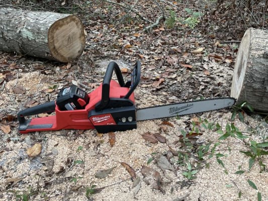 Milwaukee leaf sales blower chainsaw combo