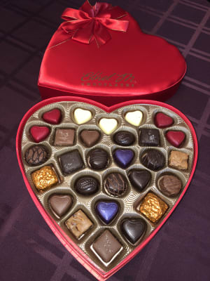 Love, Sweet Love Edible Chocolate Heart Boxes for Valentine's Day – Kron  Chocolatier