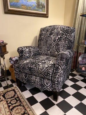 Broyhill charleston reclining clearance chair