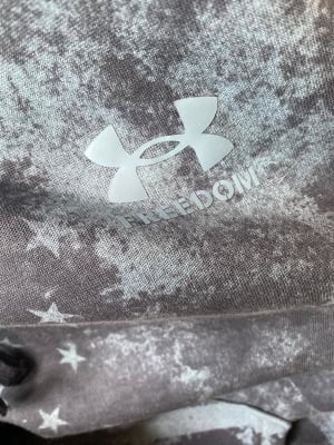 Under armour hoodie fashion silver on sale