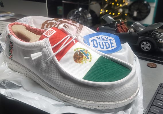 HEYDUDE™ Wally Break Mexico Flag Shoe - Men display picture 1