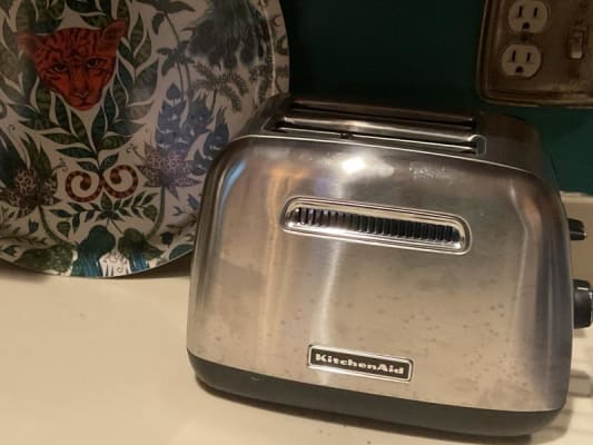 KMT2115SX by KitchenAid - 2-Slice Toaster with manual lift lever