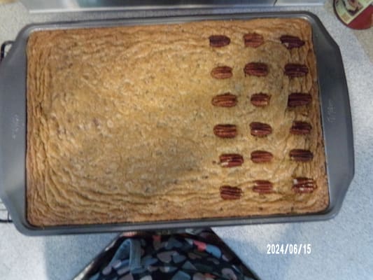 Original NESTLE TOLL HOUSE Chocolate Chip Pan Cookie Bars