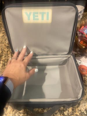 Murdoch's – YETI - Daytrip Lunch Bag