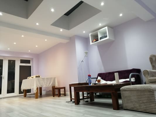 Dulux Easycare Washable Tough Matt Emulsion Paint Violet White