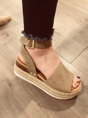 Soda topic black womens espadrille flatform sandals hot sale