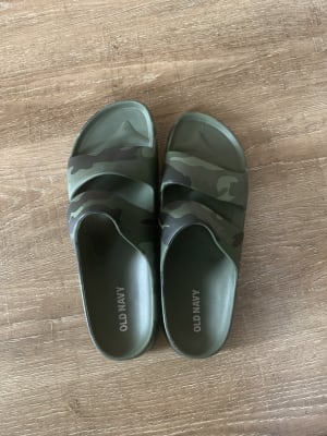 Old navy slides mens sales