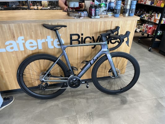 EnviLiv Advanced 1 (2023) | Women Aero Race bike | Liv