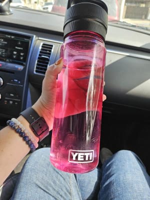 New Just Released! Yeti Yonder 25 oz Water bottle 750 ml REVIEW I LOVE  IT!!!! GIFT IDEA 