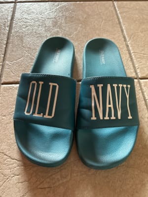 Old navy slides 2025 mens