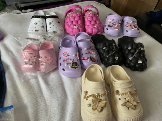 Does old navy sell crocs hot sale