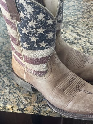 Ariat Circuit Proud Leather Cowboy Boot - Men display picture 3