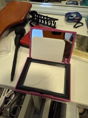 Amour Collection Light Reflecting Setting Powder | NARS