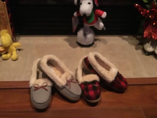Moccasin slippers store size 6