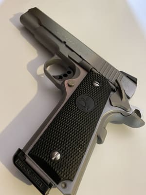 Poignées ZIB GRIPS Pour Colt 1911 – Bois De Hêtre – Lot De 2 – Neuves