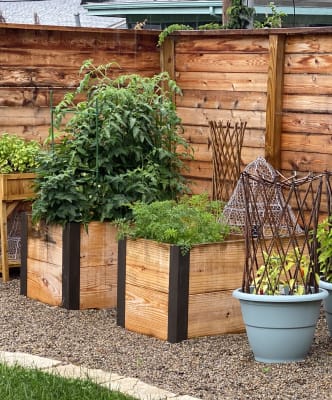 Stacking Corners for Raised-Bed or Wagon Construction - Lee Valley