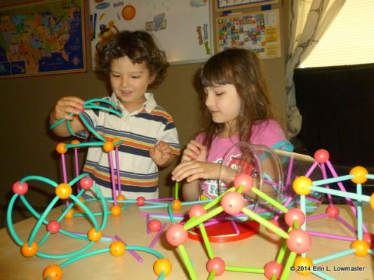 Learning resources geometric store shapes building set