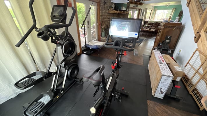 Velocore Bike 22 - The Indoor Exercise Bike That Leans