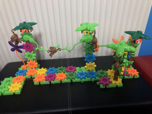 Moving monkeys building set deals