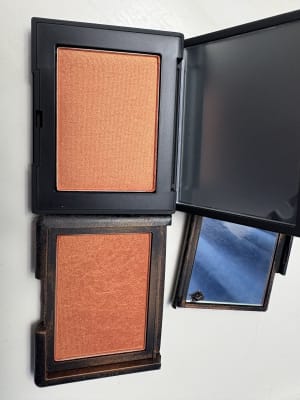 The Cheek Wardrobe Set | NARS
