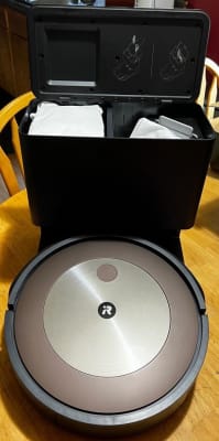 Roomba® j9+ Self-Emptying Robot Vacuum Roomba® j9+ Self-Emptying Robot Vacuum