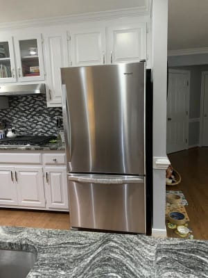 Wrb322dmbm Whirlpool 33 22 Cu Ft Bottom Freezer Refrigerator With Freezer Drawer And Factory Installed Icemaker Stainless Steel
