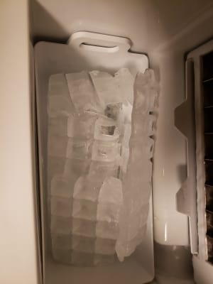 Luma Comfort Clear Ice Cube Maker Machine