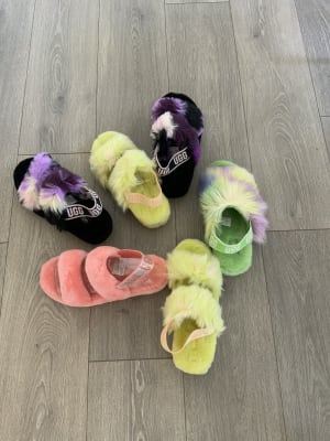 【SALE★送関込】UGG Fluff Oh Yeah Spots Slide サンダル♪ 1130883-NAT_1.png?_s=RAABAB0