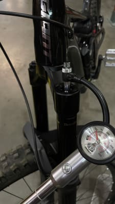 Control Mini 1 Shock Pump Giant Bicycles Canada