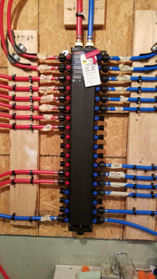 50303 1/2-Inch Poly Alloy PEX Crimp Manabloc With 30 Ports 12 Hot 18 Cold 